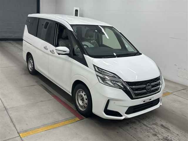Nissan C27