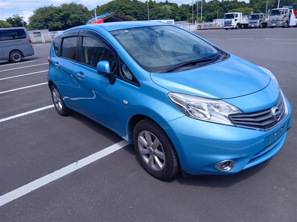Nissan NOTE E12 2012